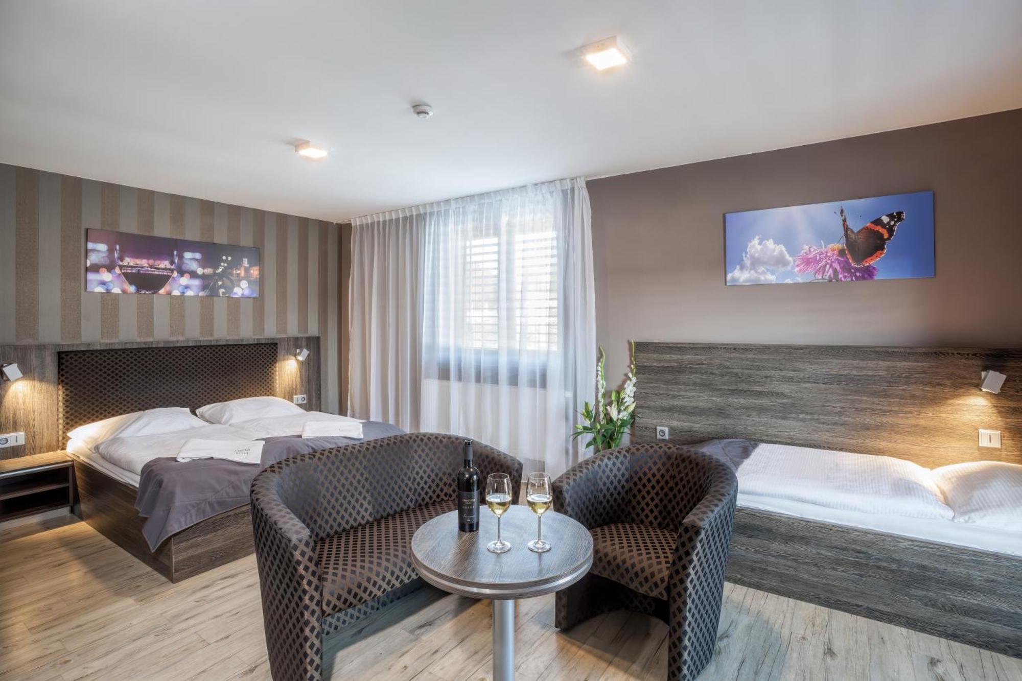 Hotel Beta Бзенец Екстер'єр фото